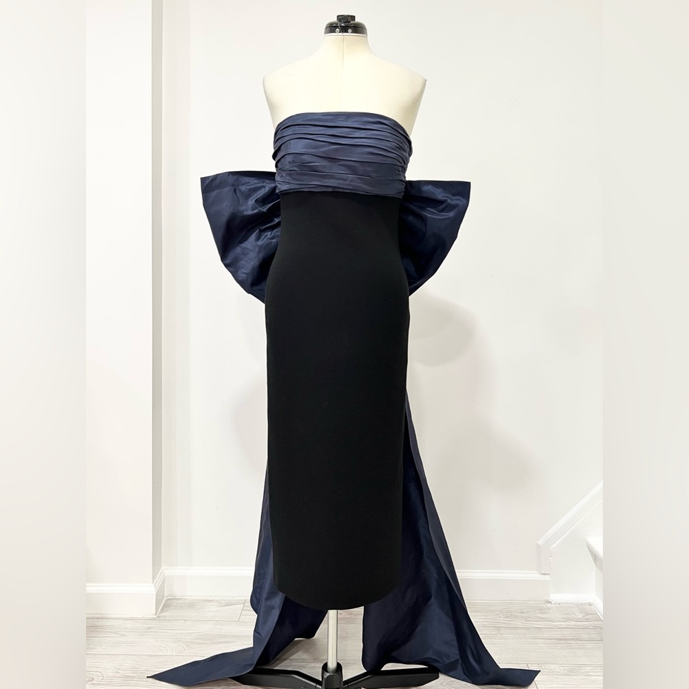 Oscar De La Renta Bow-embellished taffeta and stretch-knit Gown Dress - Picture 6 of 13